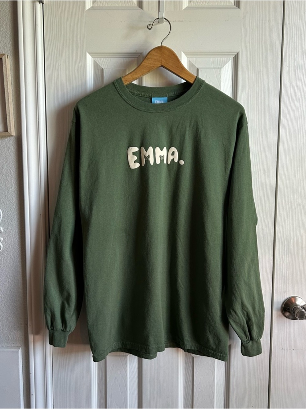 Emma green short sleeve crewneck tshirt w hidden cats
